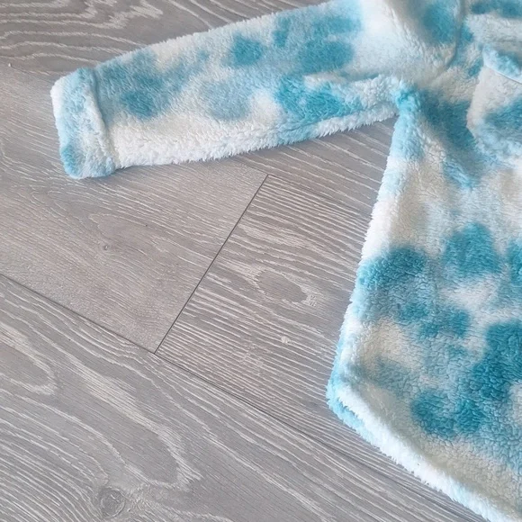 Fuzzy Button Up - Picture 5 of 10